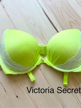 Victoria's Secret Neon Lime Lace-Trim Push-Up Bra